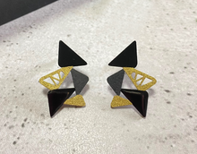 画像をギャラリービューアに読み込む, 【漆ing/三角・黒に金】Paper Jewelry × 漆 ピアス