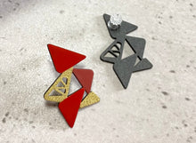 画像をギャラリービューアに読み込む, 【漆ing/三角・赤に金】Paper Jewelry × 漆 ピアス