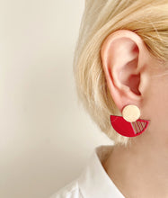 画像をギャラリービューアに読み込む, 【漆ing/扇・赤に金】Paper Jewelry × 漆 ピアス